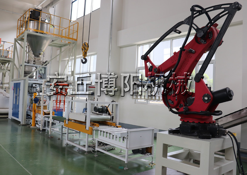 復合肥全自動(dòng)包裝機 全自動(dòng)包裝秤解決了人工包裝的弊端