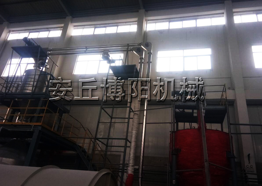 萘粉管鏈式提升機在使用時(shí)有哪些注意事項呢？