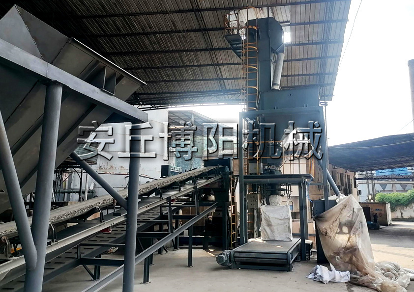 粉煤灰噸袋包裝機備受各行業(yè)歡迎的原因是什么？